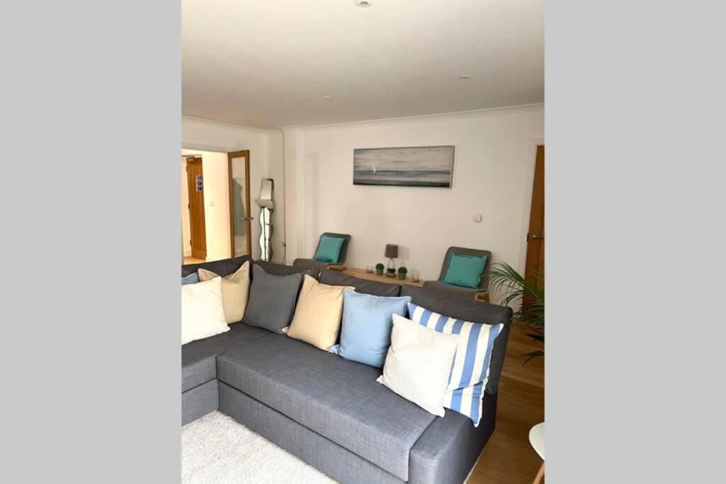 Luna Beach - Luxury Carbis Bay Apartment + Parking ภายนอก รูปภาพ